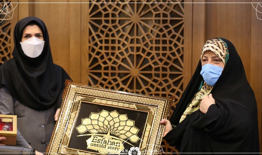رشد ۱۰۰درصدی حضور بانوان در کمیسیون های اتاق بازرگانی اصفهان رشد ۱۰۰درصدی حضور بانوان در کمیسیون های اتاق بازرگانی اصفهان