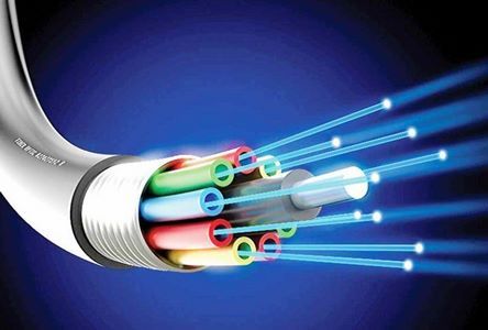 اداره برق و بانک ملت کاشان به شبکه فیبر نوری مجهز شد