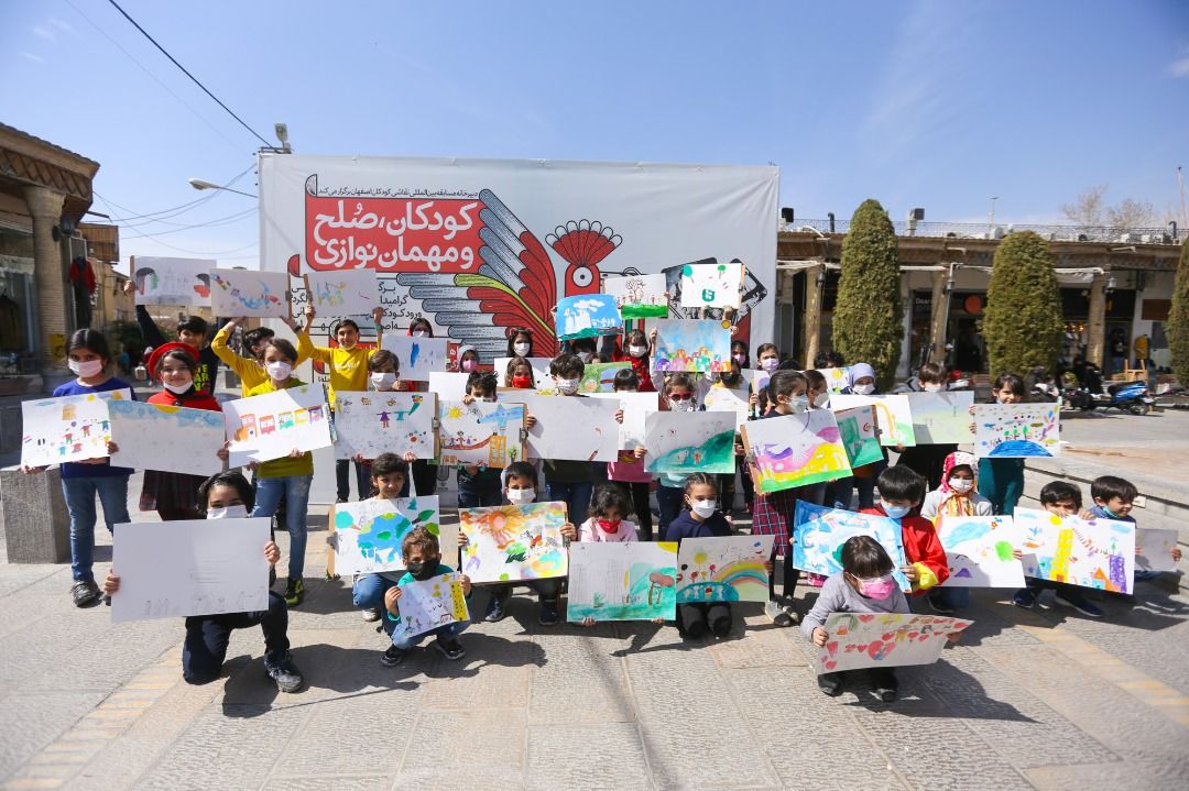 کودکان و نوجوان جهان از جشنواره بین المللی نقاشی اصفهان استقبال کردند کودکان و نوجوان جهان از جشنواره بین المللی نقاشی اصفهان استقبال کردند