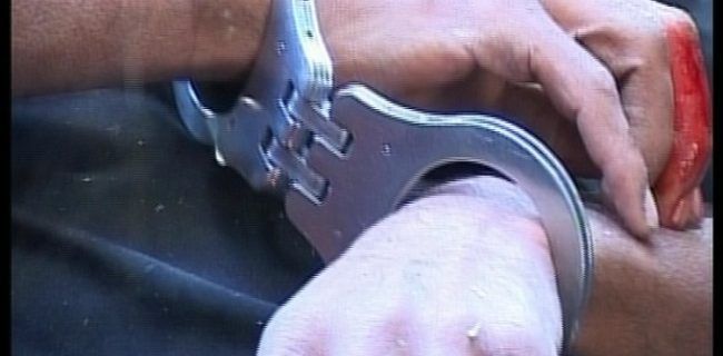 فروشنده سلاح سرد غیرمجاز در اصفهان دستگیر شد
