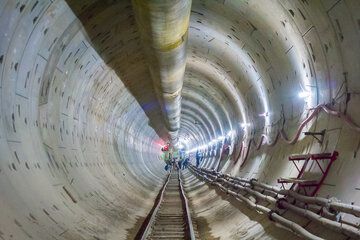 ورود دستگاه حفار مکانیزه TBM به ایستگاه شاهد مترو اصفهان