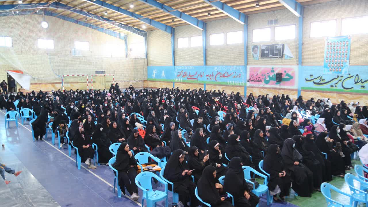 شرکت بیش از ۱۲۰۰ نفر از مادران و دختران منطقه جرقویه در پویش حامیان آب