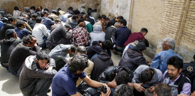 دستگیری ۵۰ معتاد متجاهر و خرده فروش مواد افیونی در سمیرم