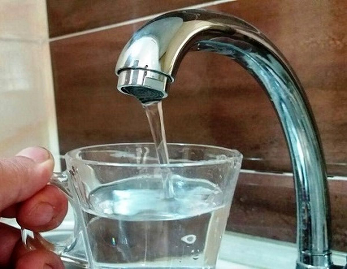 گرما و افزایش مصارف علت افت فشار آب در برخی مناطقی اصفهان است گرما و افزایش مصارف علت افت فشار آب در برخی مناطقی اصفهان است