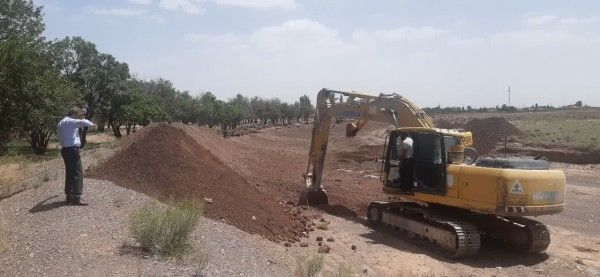 بازدید معاون حفاظت و بهره برداری آب منطقه ای اصفهان از منطقه سیل زده اردستان