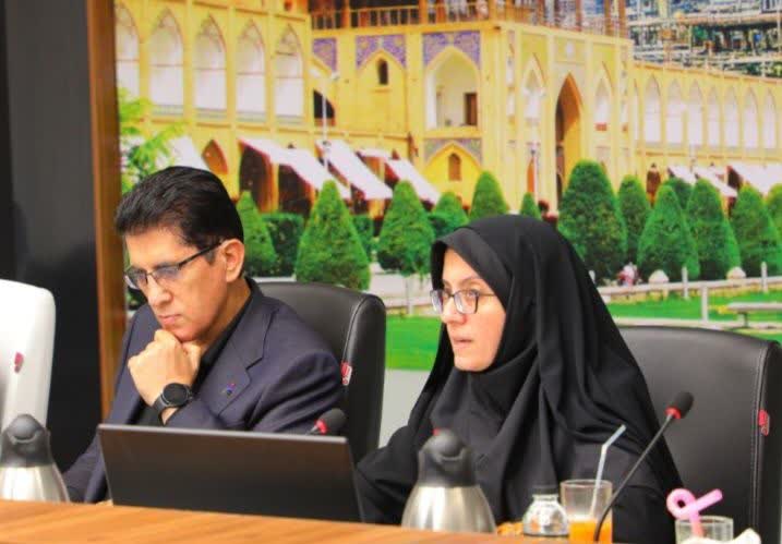 بازدید معاون توسعه اقتصاد دانش بنیان معاونت علمی ریاست جمهوری از هلدینگ پتروپالایش اصفهان