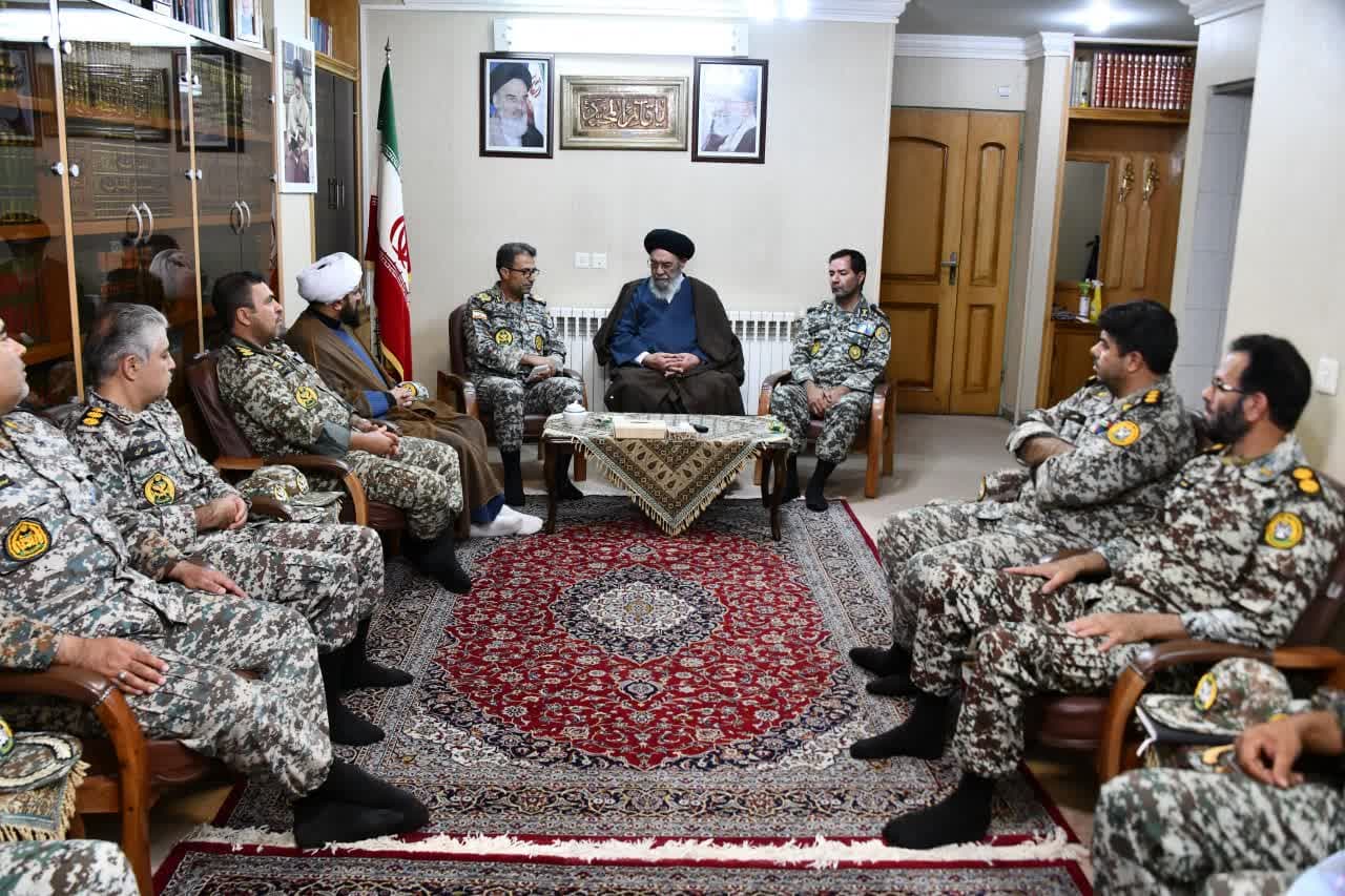 ایستادگی مقابل دشمنان و تهدیدات رمز پیشرفت و سربلندی نیروهای مسلح ایران است ایستادگی مقابل دشمنان و تهدیدات رمز پیشرفت و سربلندی نیروهای مسلح ایران است