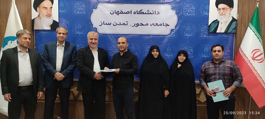 جوانان در دفاع مقدس نقشی بسیار مهم و اثرگذار داشتند جوانان در دفاع مقدس نقشی بسیار مهم و اثرگذار داشتند