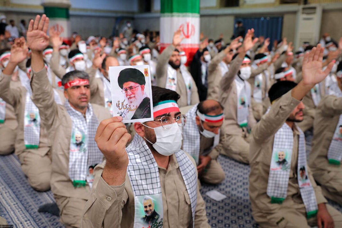 هزاران بسیجی تا دقایقی دیگر با رهبر انقلاب دیدار می‌کنند