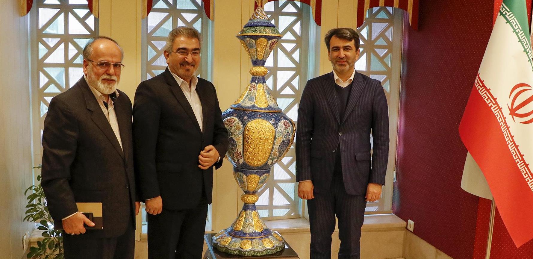 اصفهان با تفکر یک شهر جهانی بنا شده است/ نیاز نصف جهان به یک موزه در سطح جهانی