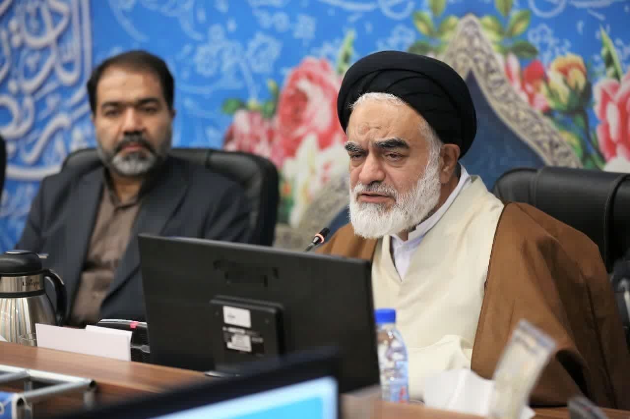 تأکید امام جمعه موقت اصفهان بر همدلی و اتفاق نظر میان نمایندگان و مدیریت استان