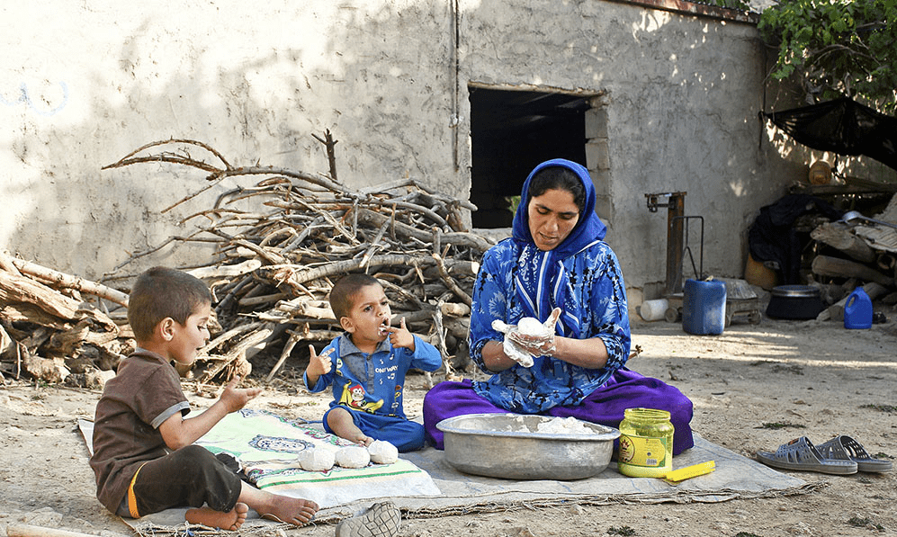 مادران روستایی و عشایر دارای ۳ فرزند بیمه اجتماعی رایگان می شوند مادران روستایی و عشایر دارای ۳ فرزند بیمه اجتماعی رایگان می شوند