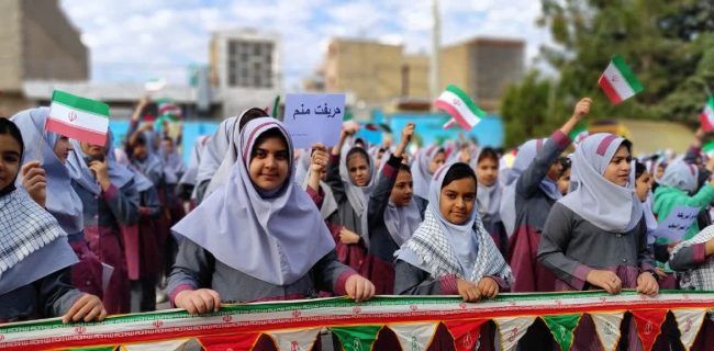 برگزاری جشن سپاسگزاری تحقق «وعده صادق» در مدارس استان
