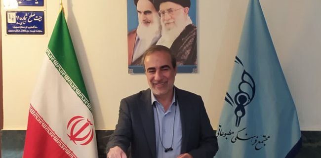 مدیر کل فرهنگ و ارشاد اسلامی استان اصفهان رای خود را به صندوق انداخت