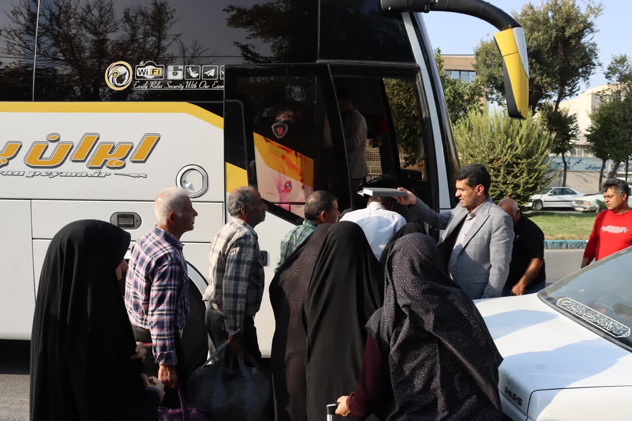 اعزام ۳۴ نفر از سالمندان کمیته امداد استان اصفهان به مشهد مقدس