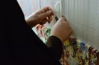 فعالیت ۲۴راهبر شغلی در طرح های اشتغال مددجویان تحت حمایت کمیته امداد اصفهان در زمینه فرش دستباف