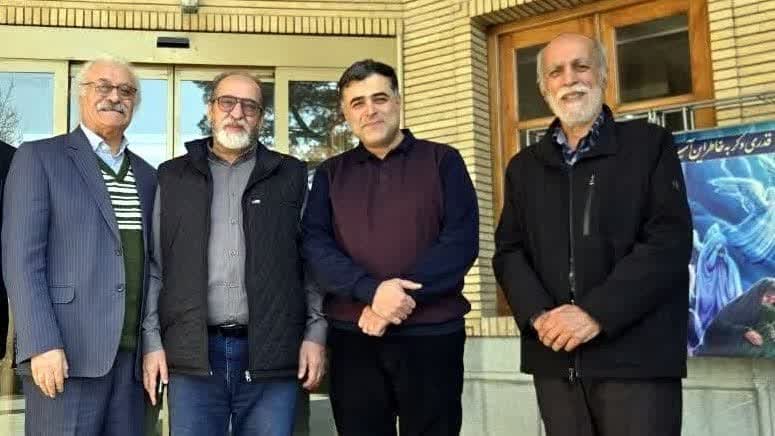 هنرمندان تئاتر و سینما از زبان هنر برای ایجاد فضای نشاطانگیز جامعه استفاده کنند هنرمندان تئاتر و سینما از زبان هنر برای ایجاد فضای نشاطانگیز جامعه استفاده کنند