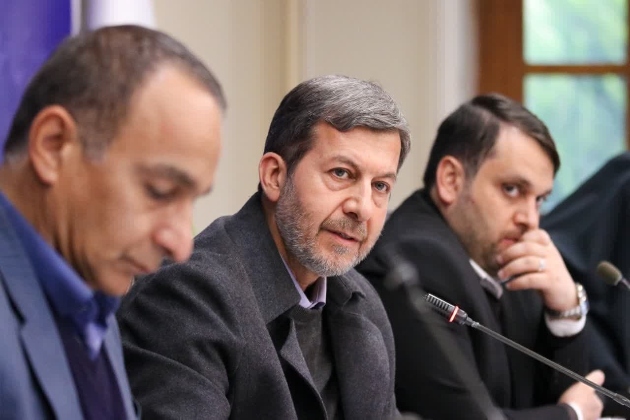 استاندار اصفهان حضور مدیران ارشد دستگاه‌ها در جلسات کاهش آلودگی هوای اصفهان را اجباری کرد 