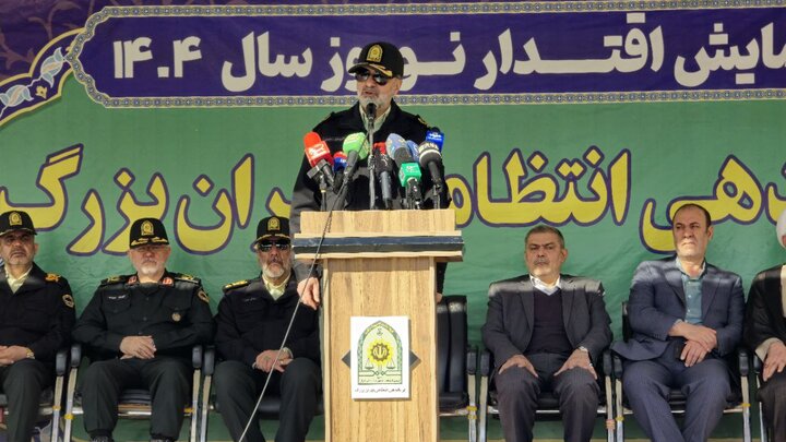 آمادهباش کامل پلیس برای مقابله با هرگونه تهدید امنیتی/ ۱۶ هزار گشت و ۲۵۰ هزار نیروی آماده آمادهباش کامل پلیس برای مقابله با هرگونه تهدید امنیتی/ ۱۶ هزار گشت و ۲۵۰ هزار نیروی آماده