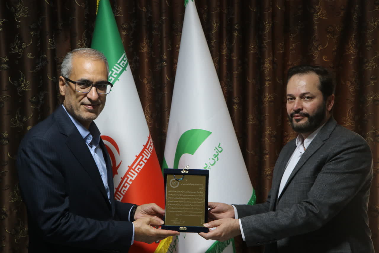 قدردانی مدیرکل پست استان اصفهان از مدیرکل کانون پرورش فکری کودکان و نوجوانان قدردانی مدیرکل پست استان اصفهان از مدیرکل کانون پرورش فکری کودکان و نوجوانان