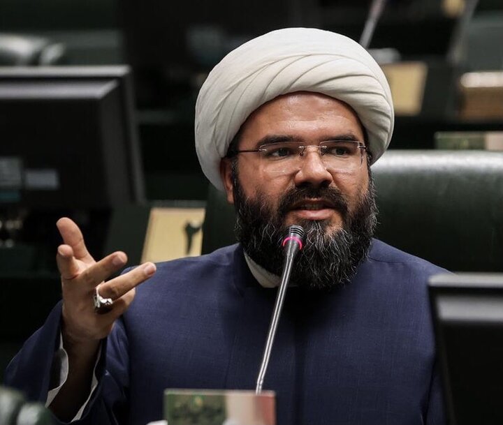 انتقاد یک نماینده از افزایش ۲۰۰ درصدی قیمت سیمان انتقاد یک نماینده از افزایش ۲۰۰ درصدی قیمت سیمان