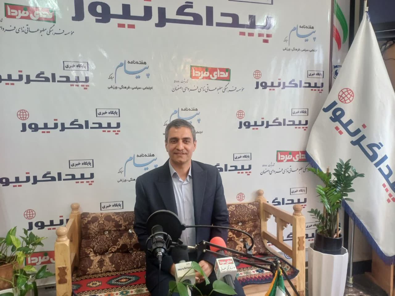 بازدید مدیرعامل شرکت توزیع برق شهرستان اصفهان از پایگاه خبری پیداگرنیوز بازدید مدیرعامل شرکت توزیع برق شهرستان اصفهان از پایگاه خبری پیداگرنیوز