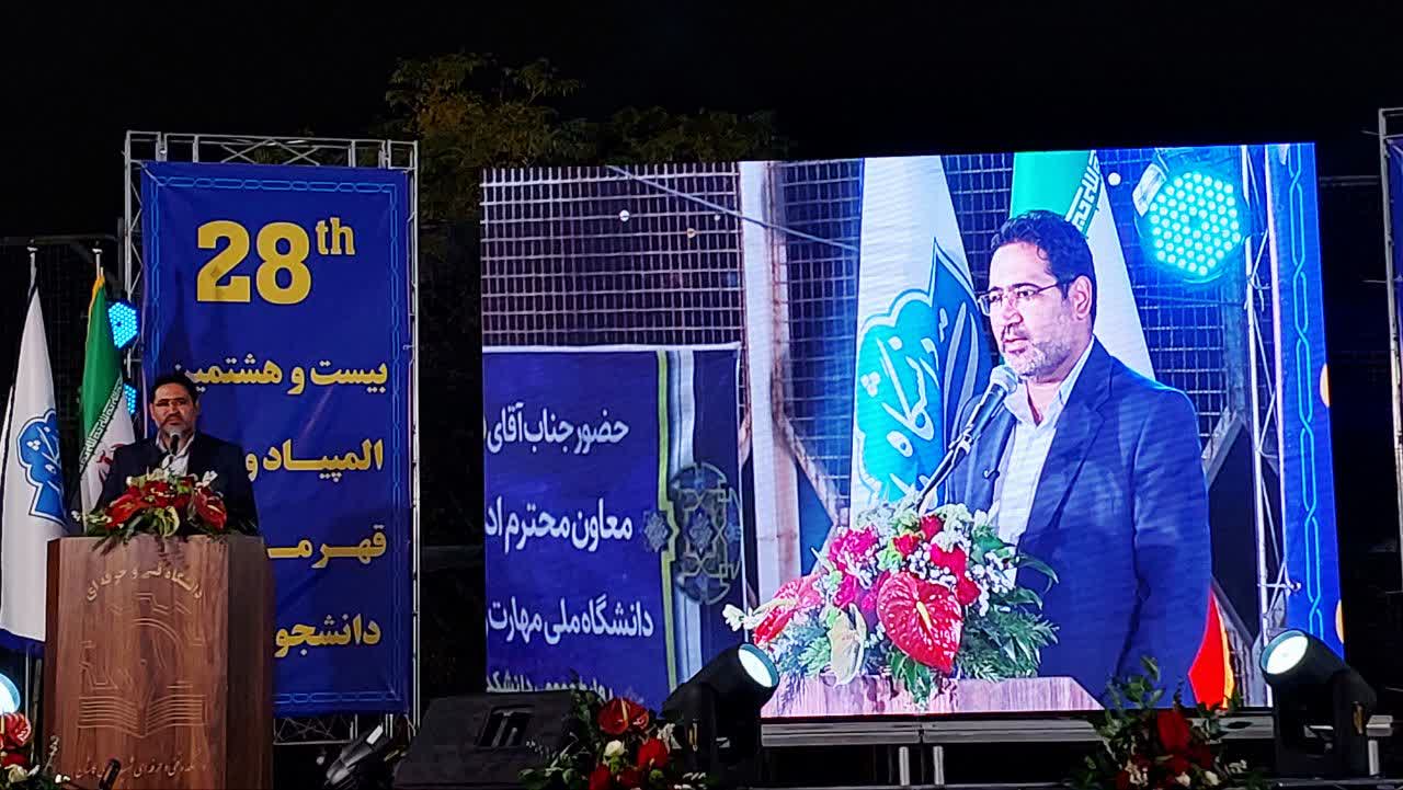 ۷۰ درصد فارغالتحصیلان دانشگاهی ما شاغل هستند ۷۰ درصد فارغالتحصیلان دانشگاهی ما شاغل هستند