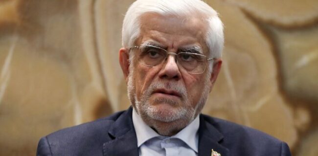 عارف به روسیه سفر میکند