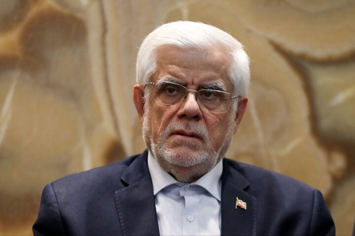 عارف به روسیه سفر میکند عارف به روسیه سفر میکند