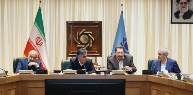 تشکیل فوری جلسه تیم اقتصادی دولت با موضوع دلار و معیشت