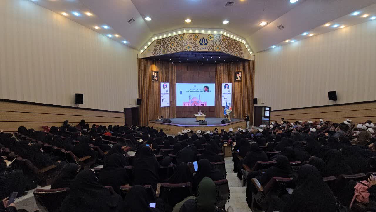 اعتکاف مظهر تجلی معنویت و اخلاق در جامعه است اعتکاف مظهر تجلی معنویت و اخلاق در جامعه است
