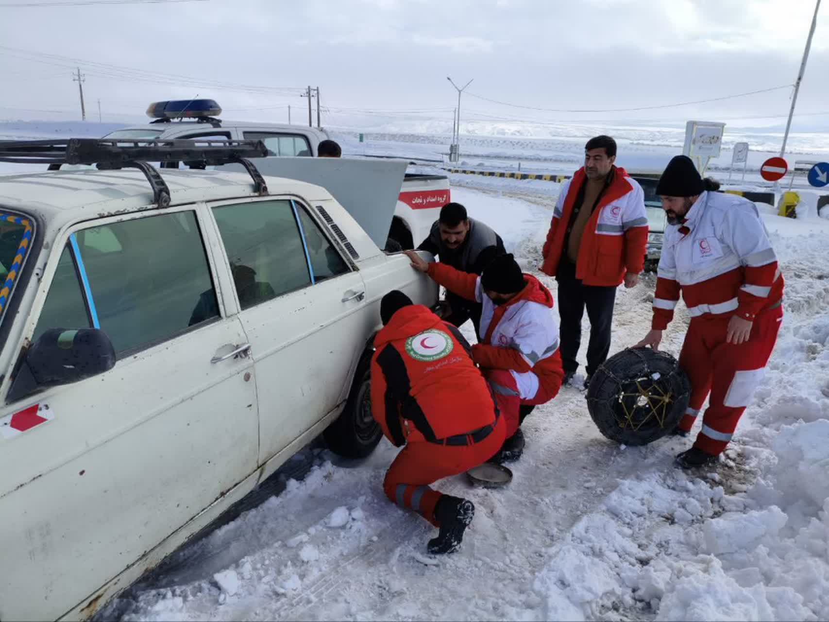 امدادرسانی به ۴۸۸ نفر در ۹ حادثه‌ برف و کولاک در استان اصفهان/۱۰۳ خودرو رهاسازی شدند