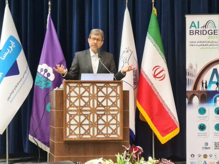 هوش مصنوعی باید از همایش‌ها به پروژه‌های واقعی صنعت و جامعه برسد