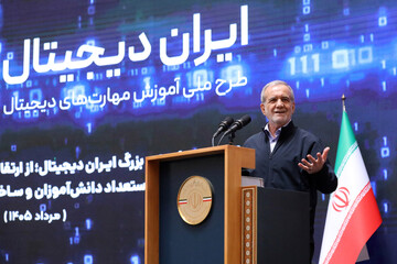 علم بدون مهارت و ایمان، راهگشای حل مشکلات کشور نیست