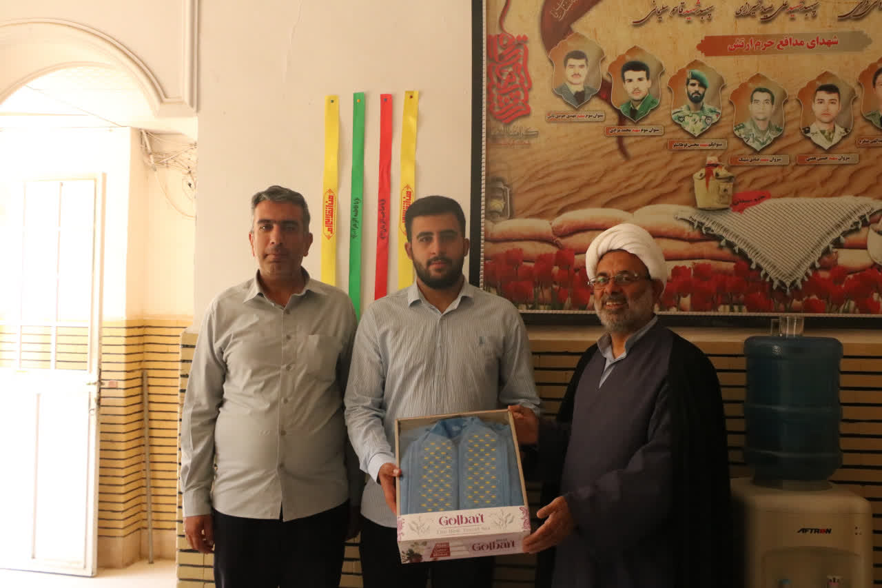 تجلیل از سرباز ترخیصی در عقیدتی سیاسی گروه ۴۴ توپخانه نزاجا تجلیل از سرباز ترخیصی در عقیدتی سیاسی گروه ۴۴ توپخانه نزاجا