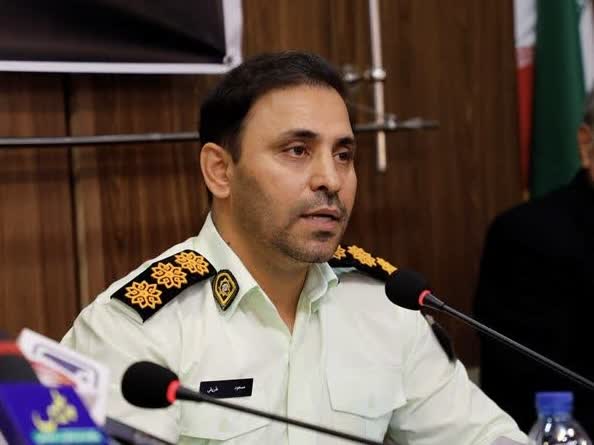پلیس در کنار دولت و مردم، برای امنیت و آرامش ایران اسلامی ایستاده است پلیس در کنار دولت و مردم، برای امنیت و آرامش ایران اسلامی ایستاده است