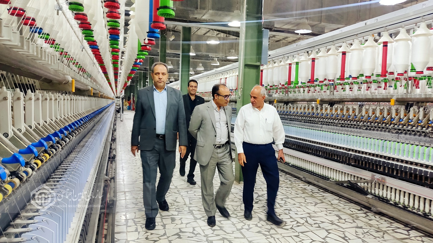 بازدید میدانی مدیرکل تأمین اجتماعی استان اصفهان از بخش های مختلف کارخانجات بهارریس و بهارجین دهق