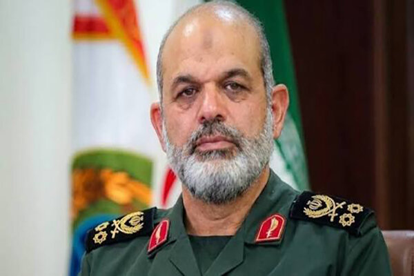 رزمندگان اسلام مسلحترین ارتش جهان را به زانو در آوردند رزمندگان اسلام مسلحترین ارتش جهان را به زانو در آوردند