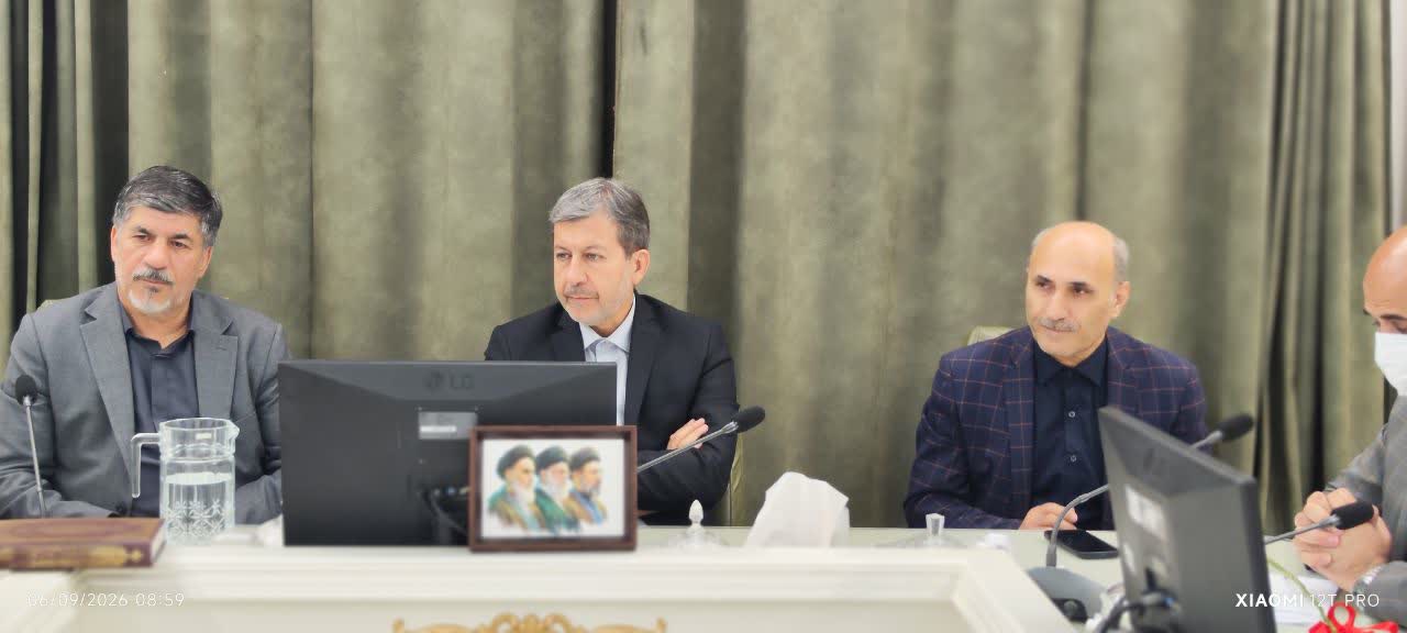 تأکید استاندار اصفهان بر نقش محوری اصناف در تحقق اهداف اقتصادی استان