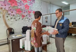 اهدای ۱۱۸ بسته تحصیلی به فرزندان معنوی گروه صنعتی گلرنگ در استان اصفهان