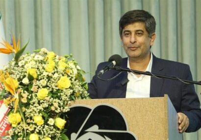 کارگران و مهندسان فولاد مبارکه قهرمانان اصلی بازسازی هستند