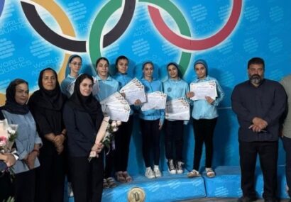 نایب‌قهرمانی باشگاه شنای المپیک اصفهان در مسابقات شنای جنوب کشور