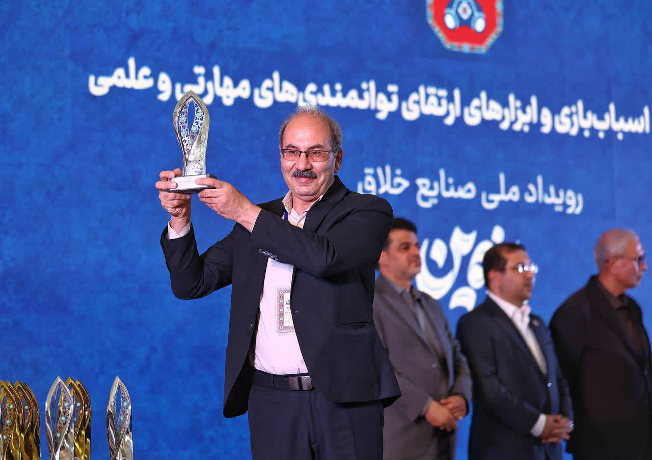درخشش آموزشگاه فنی و حرفه ای آزاد آیریک رباتیک صدرا در رویداد مانوین