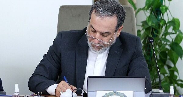 واکنش وزیر خارجه به خبر دروغین اخراج دیپلمات‌های ایرانی